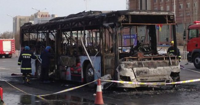 Çin’de halk otobüsünde yangın: 14 ölü