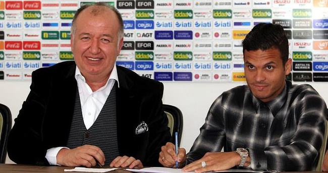 Motta’dan Antalyaspor’a 2,5 yıllık imza