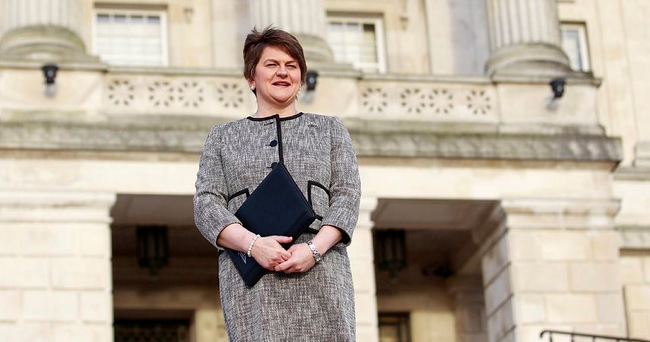 Kuzey İrlanda’ya kadın başbakan