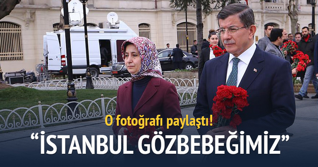 Davutoğlu Sultanahmet fotoğrafı paylaştı