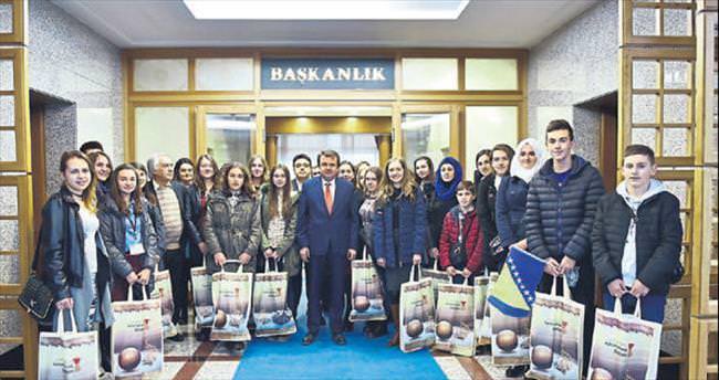 Bosnalı öğrencilerden Başkan Erkoç’a ziyaret