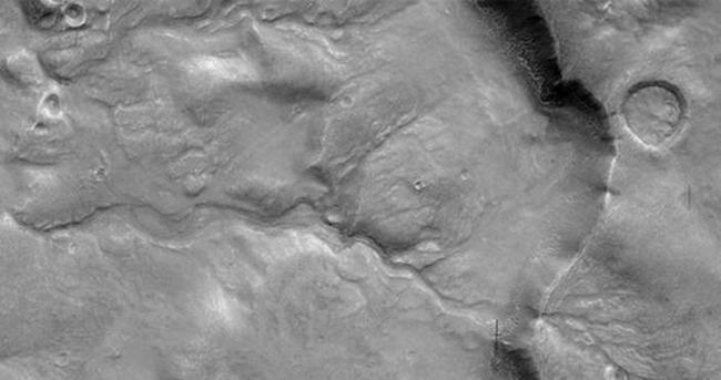 Mars’ta nehir yatağı izi bulundu