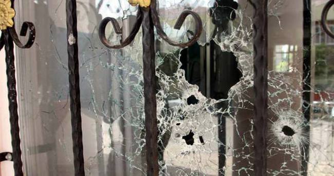 Van’da ilköğretim okuluna bombalı saldırı