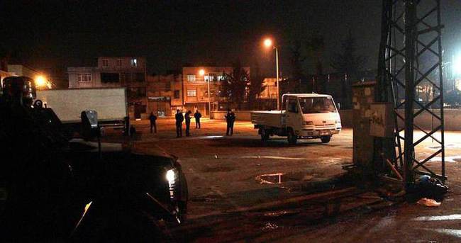 Adana’da polis merkezine ses bombalı saldırı