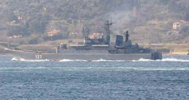 Akdeniz’de sıcak saatler: 2 Rus savaş gemisi...