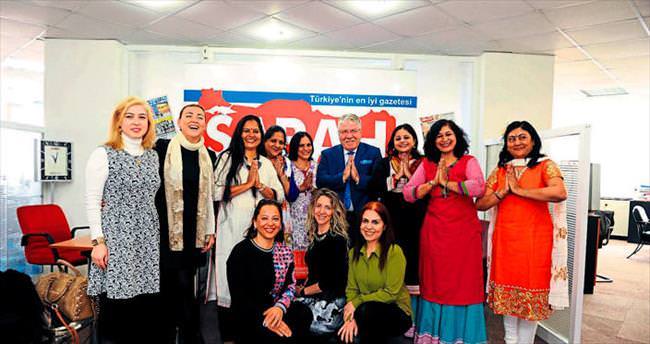 Hintli kadınlar Adana’ya hayran