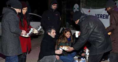Antalyalılar evsizleri unutmadı