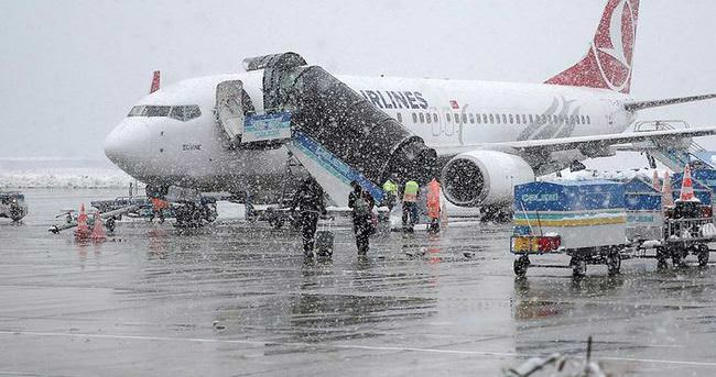 Kar nedeniyle 181 uçuş iptal