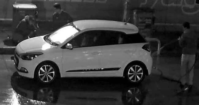 Araç yıkama otomatındaki paraları çaldılar