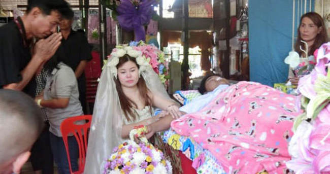 Taylandlı, ölen nişanlısıyla evlendi
