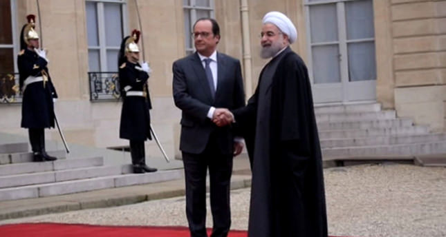 Hollande, Ruhani’yi kabul etti
