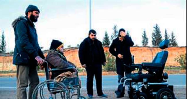 Türkmen gence akülü araç verildi