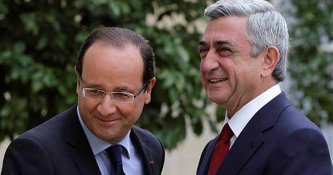 Hollande, Ermenilere sözde soykırım yasası sözü verdi