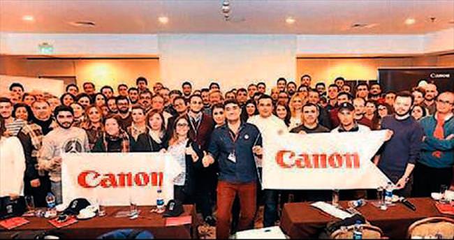 İzmirli fotoğrafçılara Canon EOS anlatıldı