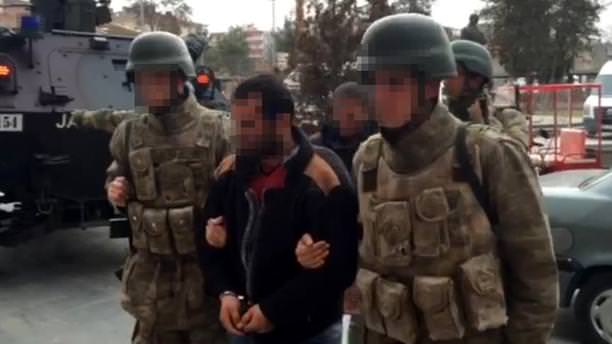 Diyarbakır’da tutuklanan teröristlerden biri ’canlı bomba’ çıktı