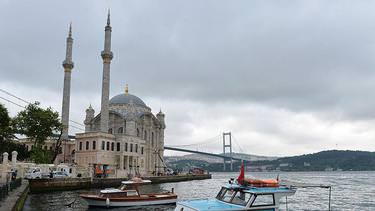 İstanbul’da cuma selası geleneği yeniden başladı