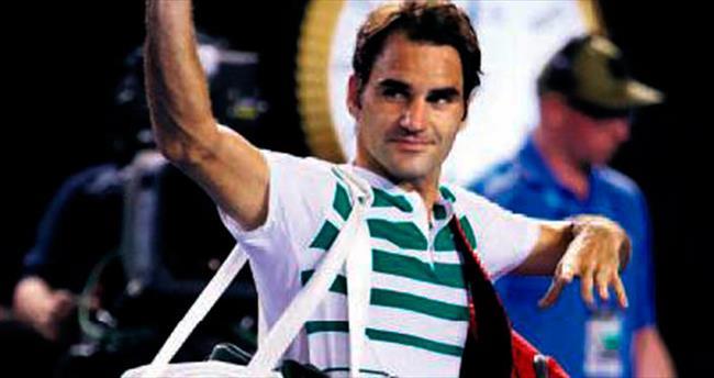 Federer 1 ay kortlarda yok