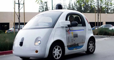 Google’dan kablosuz şarjlı sürücüsüz otomobil