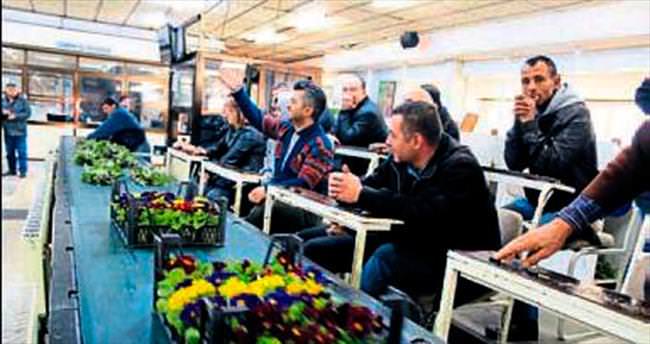 İzmirli çiçekçilerin pazar endişesi