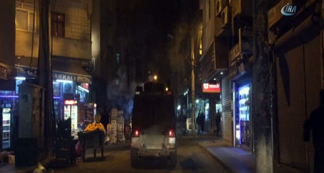 Diyarbakır’da polise saldırı!