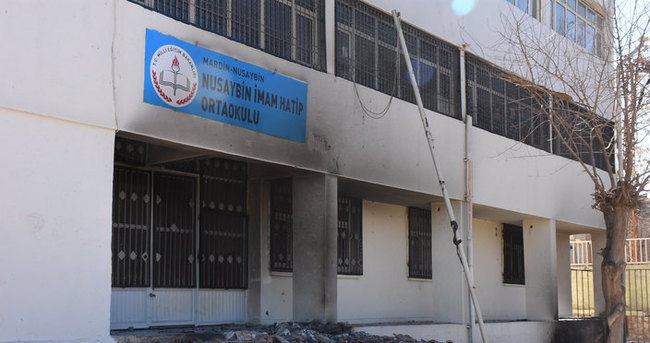 Nusaybin’de PKK’dan okula molotoflu saldırı
