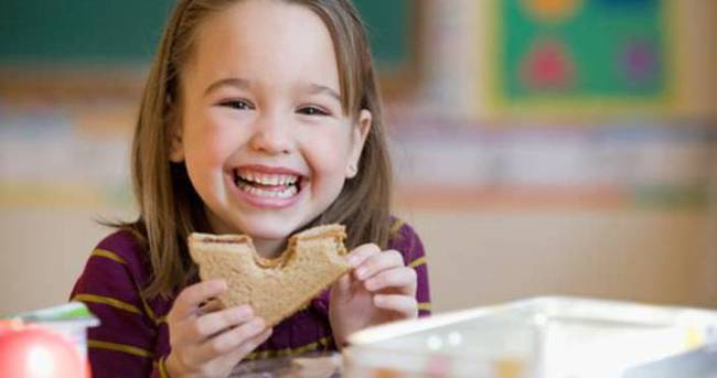 Fast-food tüketimi çocuk sağlığını olumsuz etkiliyor