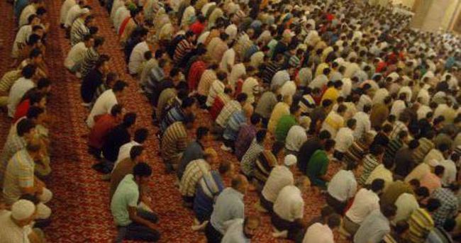 Azerbaycan’da camilerde Türkiye duası