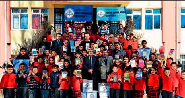 Köy okulları için 10 bin kitap bağışı