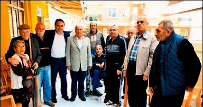 Başkan Uysal’dan yaşlılara ziyaret