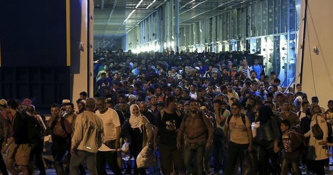 Binlerce sığınmacı Yunanistan’da mahsur