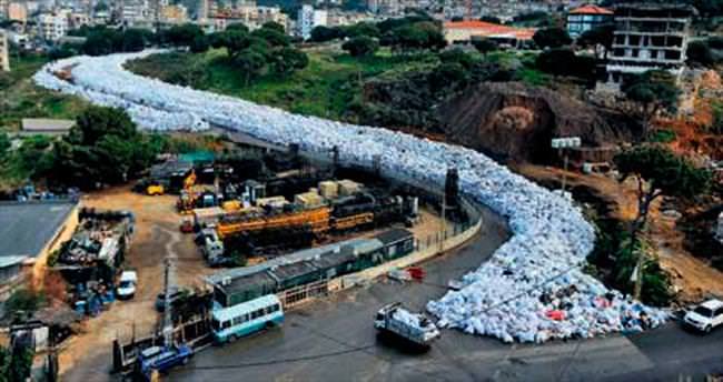 Beyrut çöplerinden yine kurtulamadı