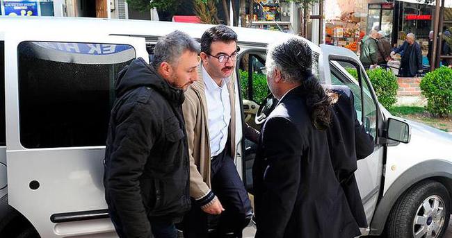 İzmir merkezli FETÖ/PDY operasyonunda gözaltına alınanlar adliyede