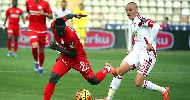 Antalyaspor, Sivasspor maçında kaleyi bulamadı