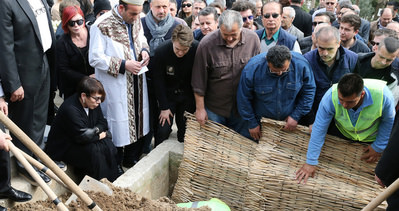 Sezen Aksu’nun annesi son yolculuğuna uğurlandı