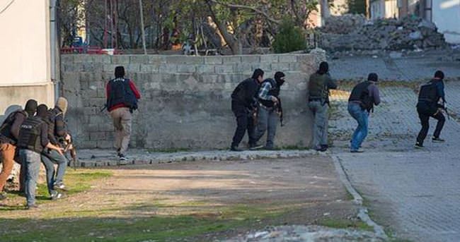 PKK’nın karargahı başlarına yıkıldı: 20 ölü