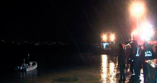 Tuzla’da araba denize düştü: 1 ölü, 2 yaralı
