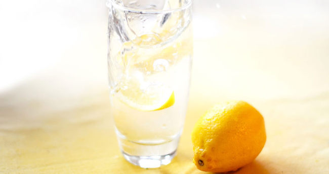 Güne ılık limonlu su ile başlamanın faydaları