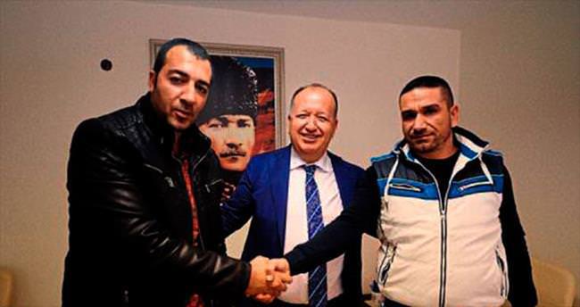 Tribünde barış var