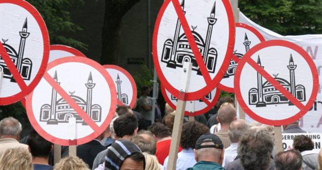 Almanya’da İslam korkusu: Ezan yasaklansın