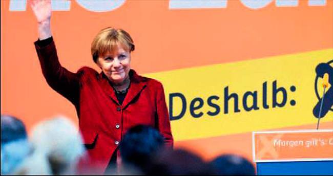 Angela Merkel için referandum gibi seçim