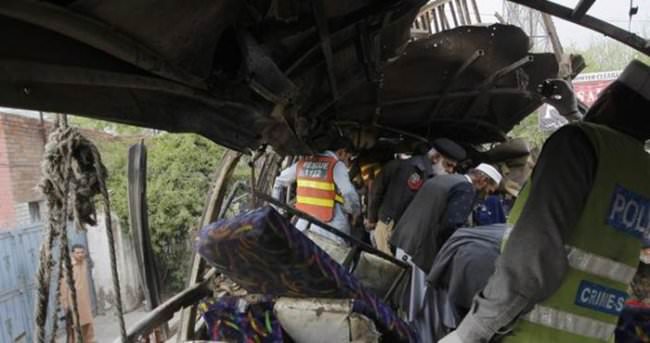Pakistan’da bombalı saldırı: 15 ölü, 25 yaralı