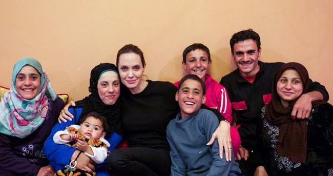 Angelina Jolie’den Suriyelilere ziyaret