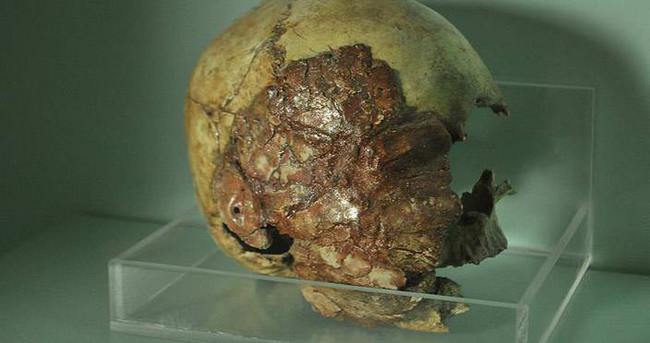Niğde Müzesi’nde 7 bin 200 yıllık kil sıvalı kafatasları sergileniyor