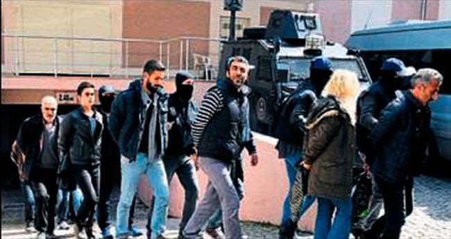 İzmir’de 8 HDP’li yönetici tutuklandı
