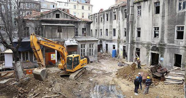 Beyoğlu’nun 184 yıllık tanığı restore ediliyor