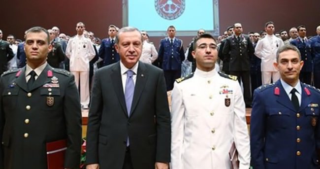 Cumhurbaşkanı Erdoğan Harp Akademileri Komutanlığı’nda