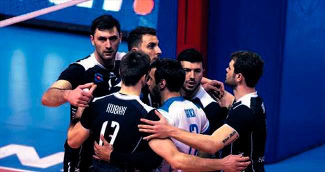 Halkbank lider tamamladı