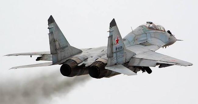 Rus uçakları Azez çevresini bombaladı