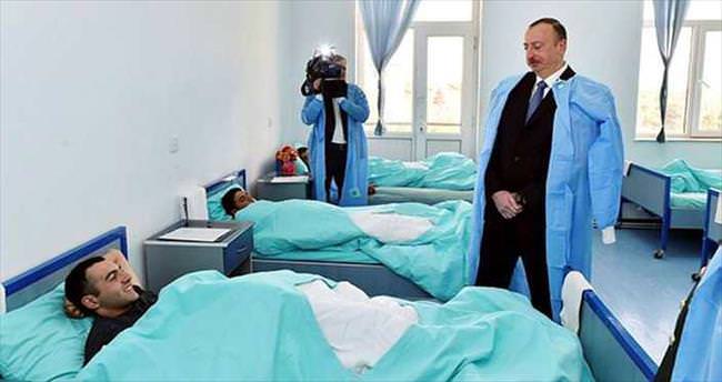 Aliyev, yaralıları ziyaret etti