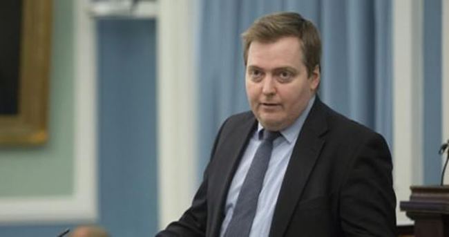 İzlanda Başbakanı Sigmundur Gunnlaugsson istifa etti
